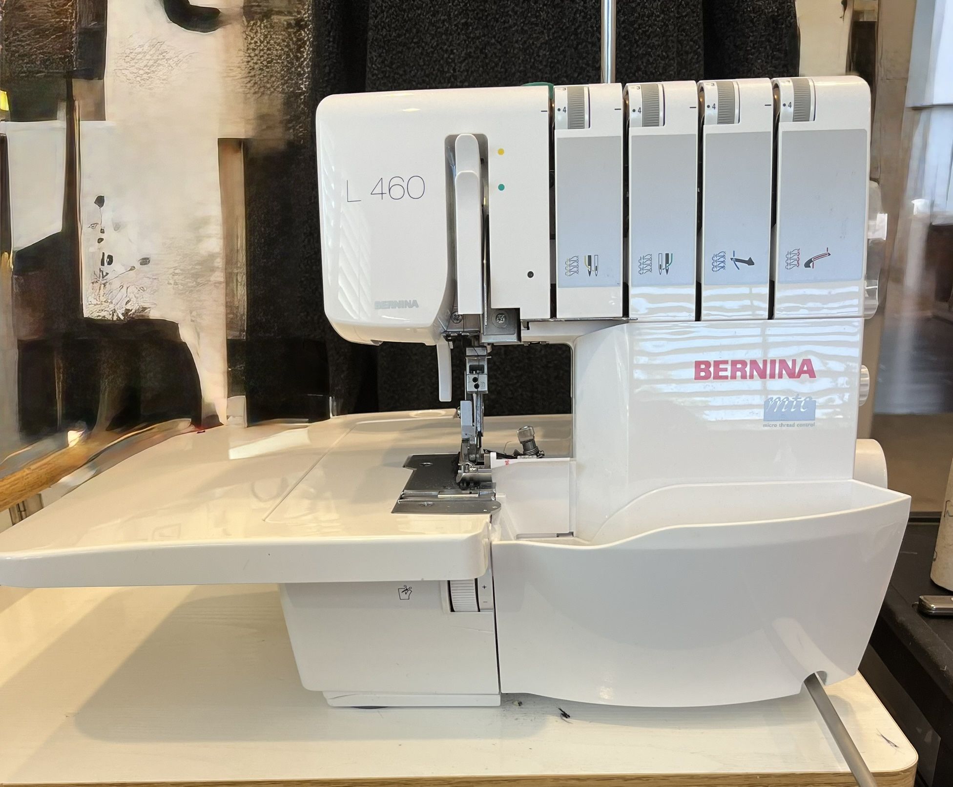 Bernina L460 Serger