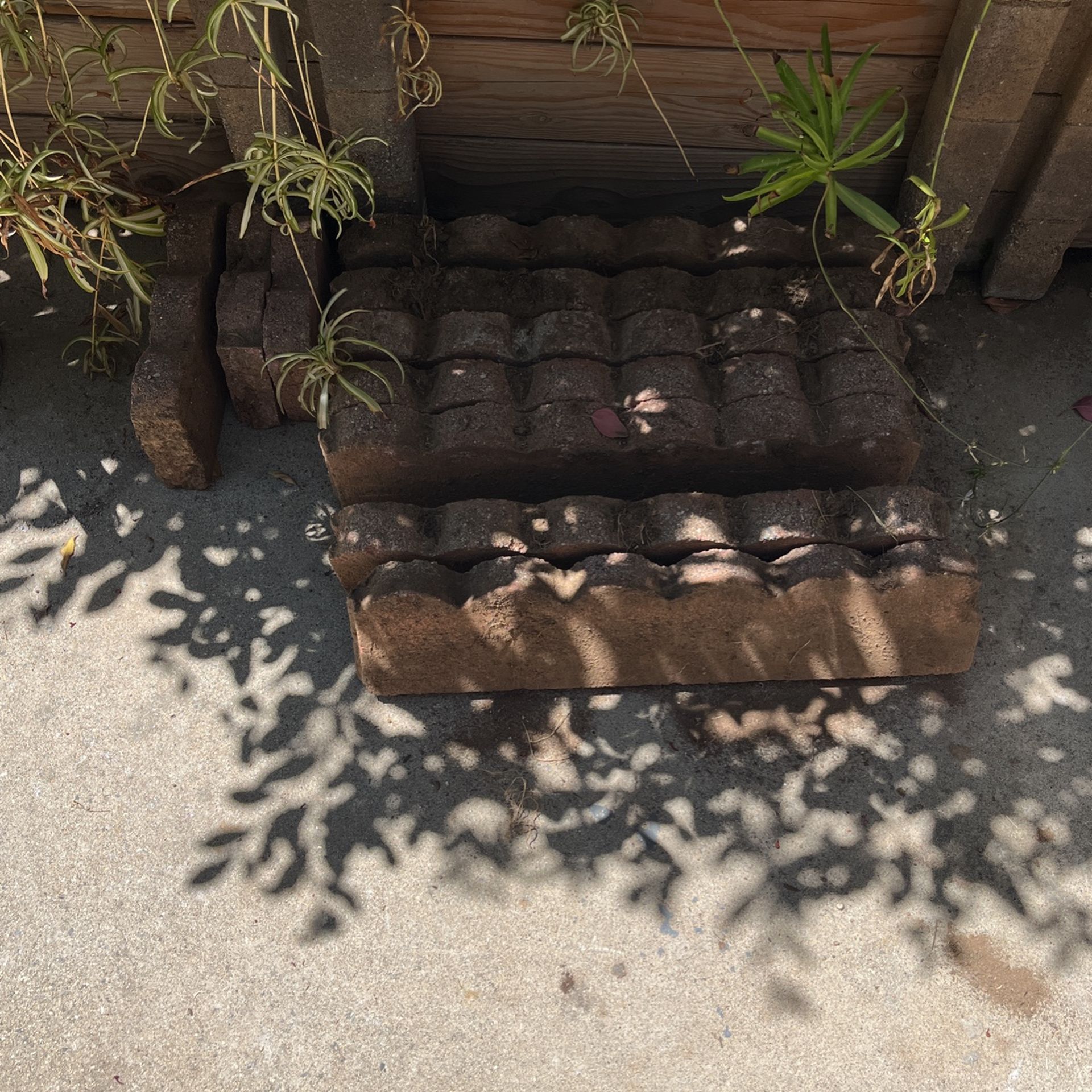 Used River Red Straight Scallop Concrete Edgers