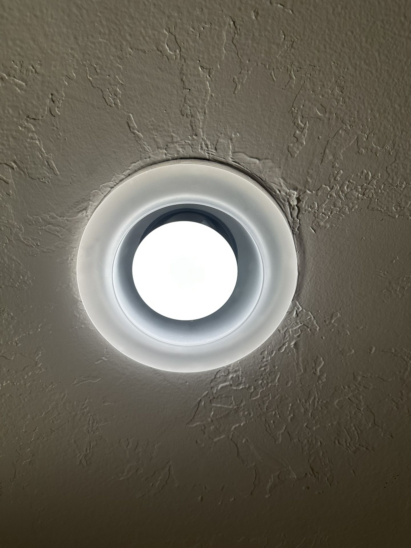 10-7.5” HALO CAN LIGHT TRIM RINGS
