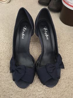 Italian Brand Navy Heels!