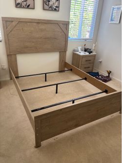 Beige Gerridan Queen Panel Bed Frame + boxspring