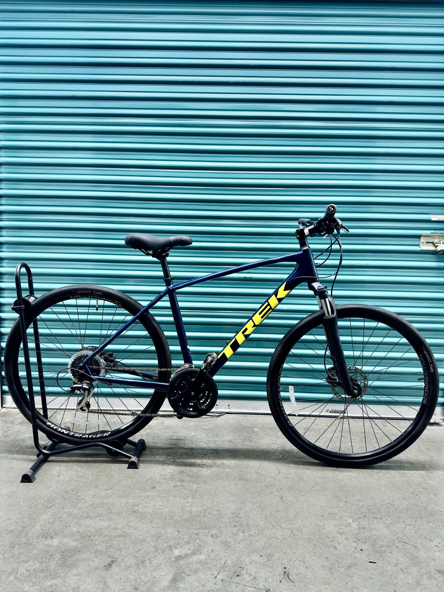 π΅π‘ Trek Dual Sport - Hybrid - Trail - Bike - Size Medium