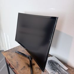 Curved Samsung Monitor 27"