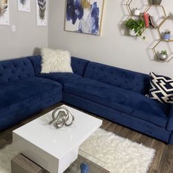 Nice Living Room Set For Sale $950 or Best Offer