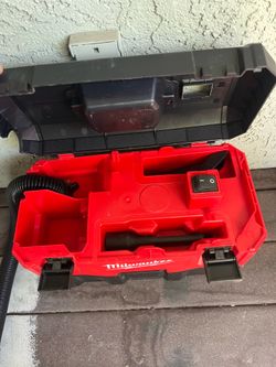 Milwaukee  vaccum m18