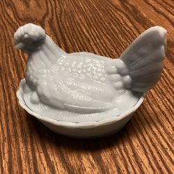 HEN ON NEST BLUE GLASS (6 1/2” LONG X 5” TALL ) IN VERY GOOD CONDITION 