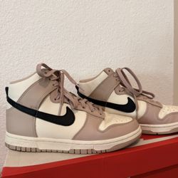 Nike women Dunk High