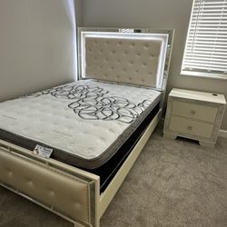 Bed frame queen size  Bed frame with led  Queen size bed frame mattress included  New bed frame  New mattress   Cama tamaño queen / Colchon Incluido 