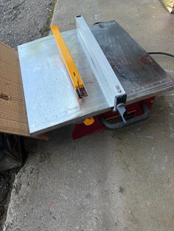 Wet tile saw