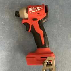 Milwaukee M18 18V Lithium-Ion Brushless Cordless 1/4 in. Compact Impact Driver (Tool Only)