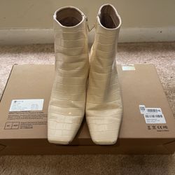 Size 11 Cream Man Made  Leather Boots 