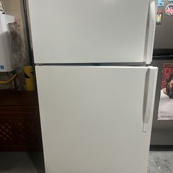 Refrigerator GREAT CONDITION 