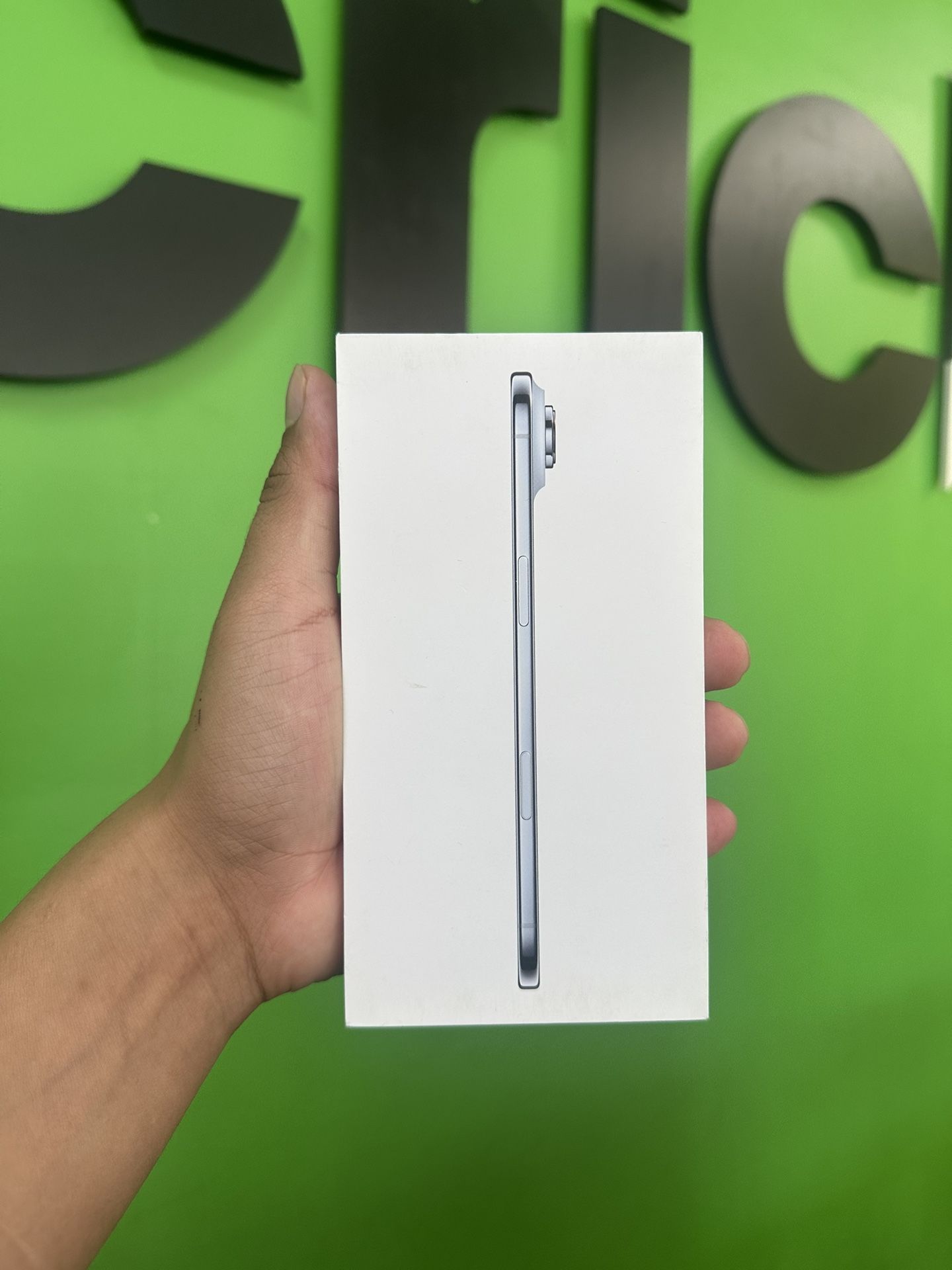 iPhone 17 Air **Phone Payment Plans Available**