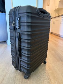 Medium luggage