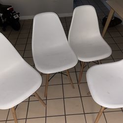 Dining Chairs  / 4 White Chairs 