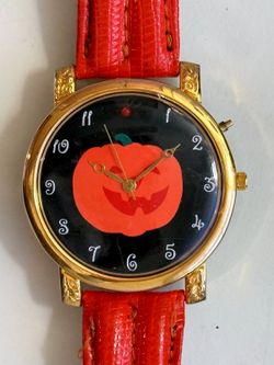 Vintage Orange Pumpkin Face Analog Wristwatch with Gold-Tone Case
