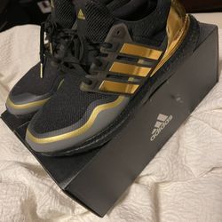 Adidas Shoes Size 9 men’s 