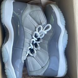 Jordan cool grey 11s size 10