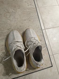 Size 9- Yeezy 350 BOOST ADIDAS “CREAM”