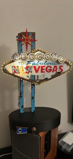 Fallout New Vegas LED Sign Light – USB Powered – Handmade Gaming Decor