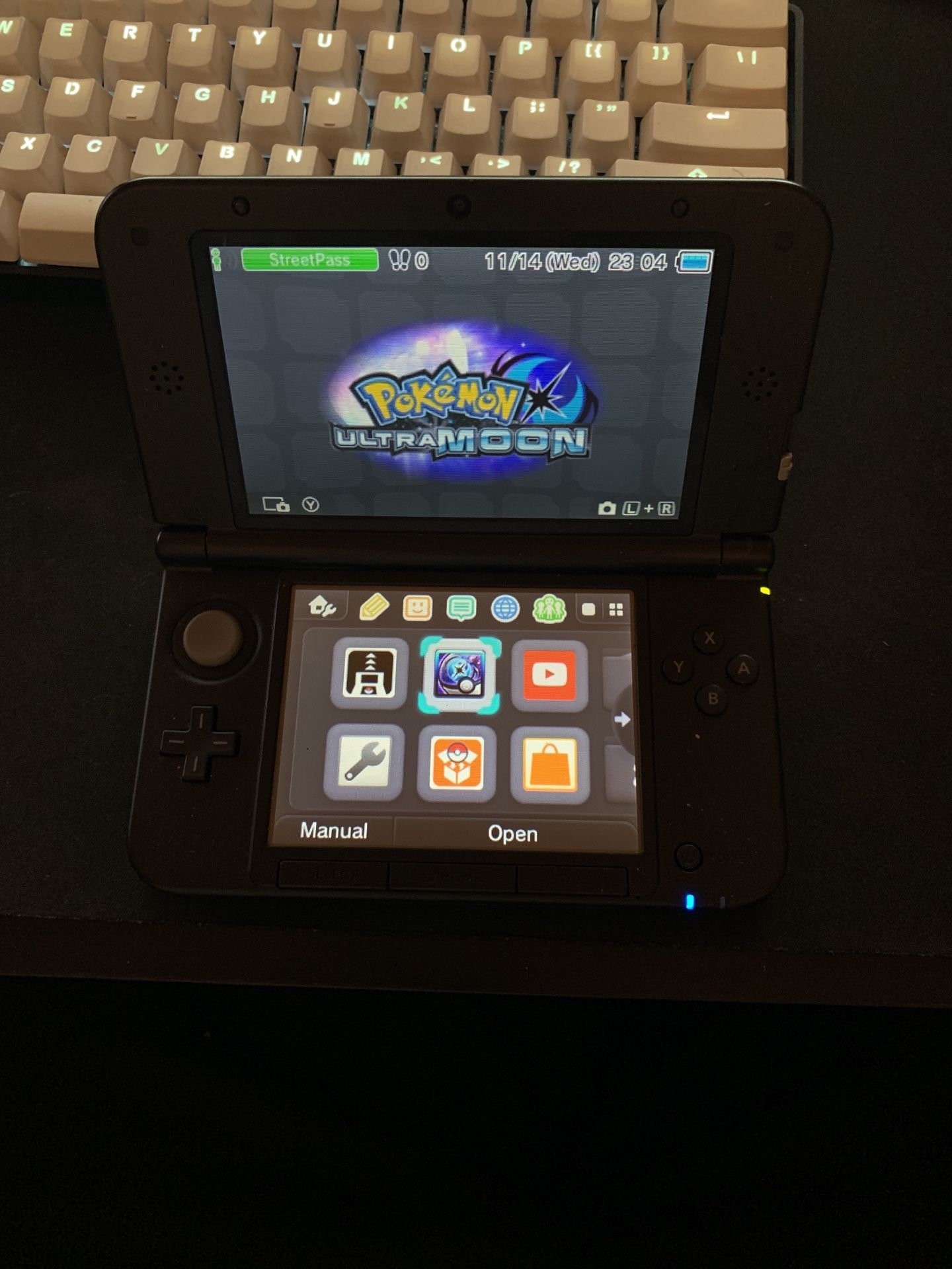 3DS XL with Pokémon Ultra Moon