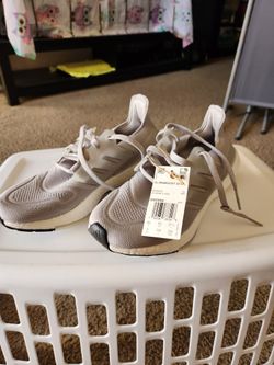 Not Free Brand New Shoes  Women's 