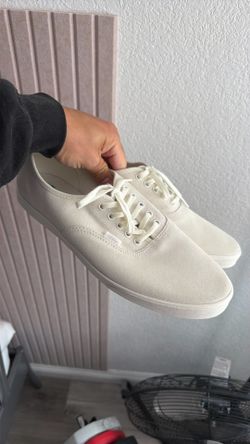 Clean white vans Size 11