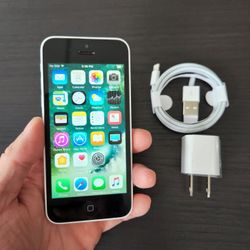 iPhone 5- GSM UNLOCKED - Like New 