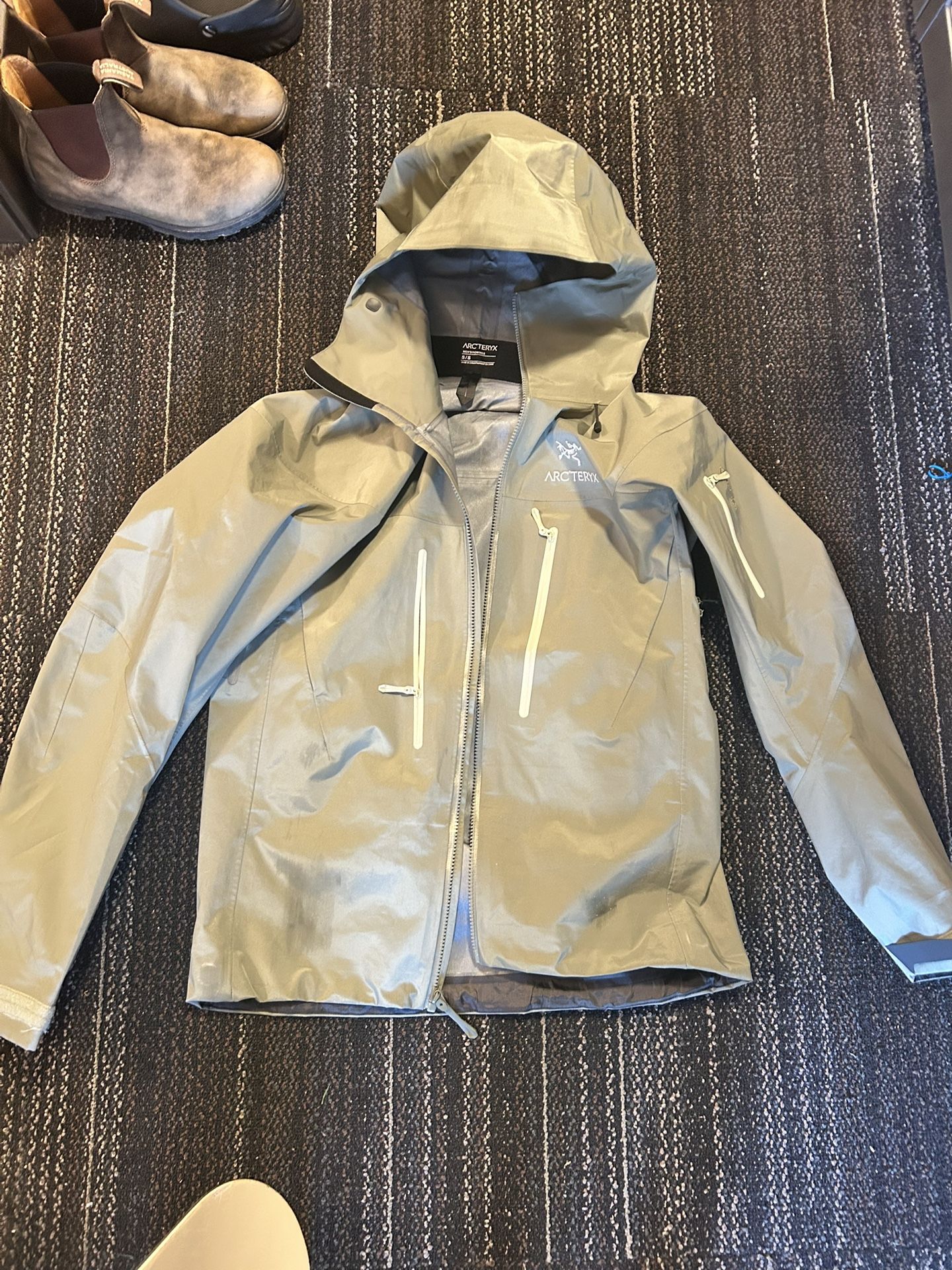 Arc’teryx Alpha SV Men’s Small Green