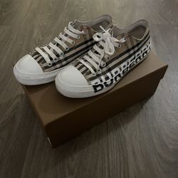 Burberry Sneakers Size 42/9