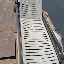 Poolside chairs/lounge chairs, 
 sias de piscina/ camastros
25 ea OBO