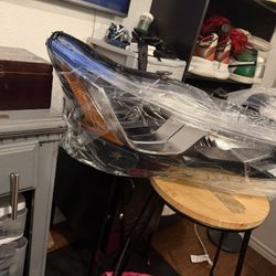 Nissan Altima Passenger Headlight 