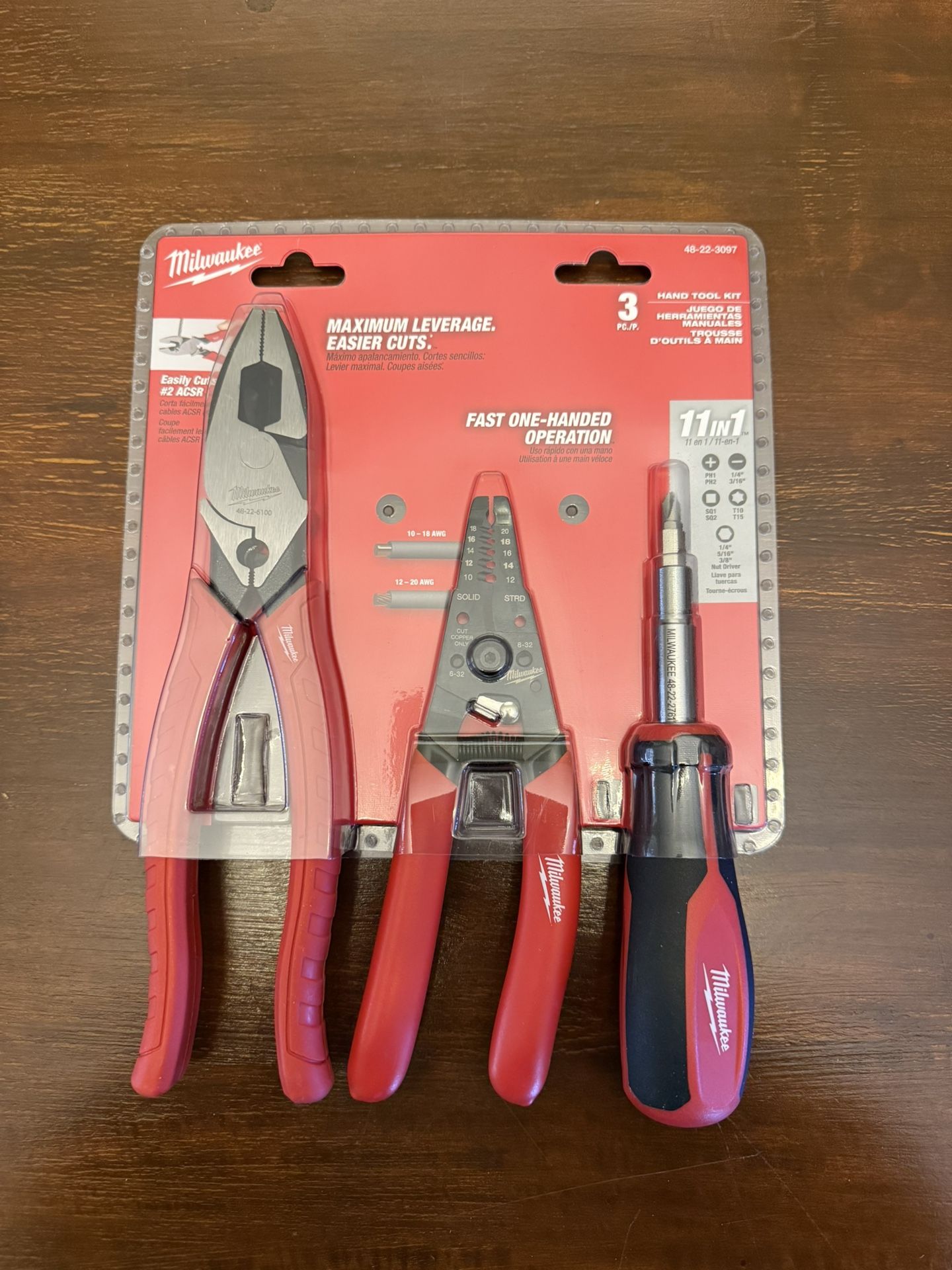 Milwaukee Electrician's Hand Tool Kit - Screwdriver, Lineman's Plier & Wire Stripper (3-Piece)