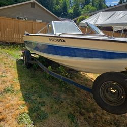 1983 19ft Sun Ray With Trailer.  Complete Boat For Parts Or Repair