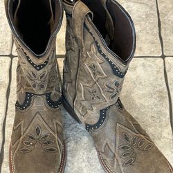 Laredo Ladies Black & Brown Cowboy Boots