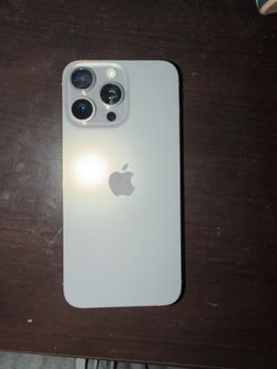 iPhone 15 pro max (UNLOCKED) 256GB (90% battery health)