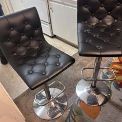 2 High Chairs 