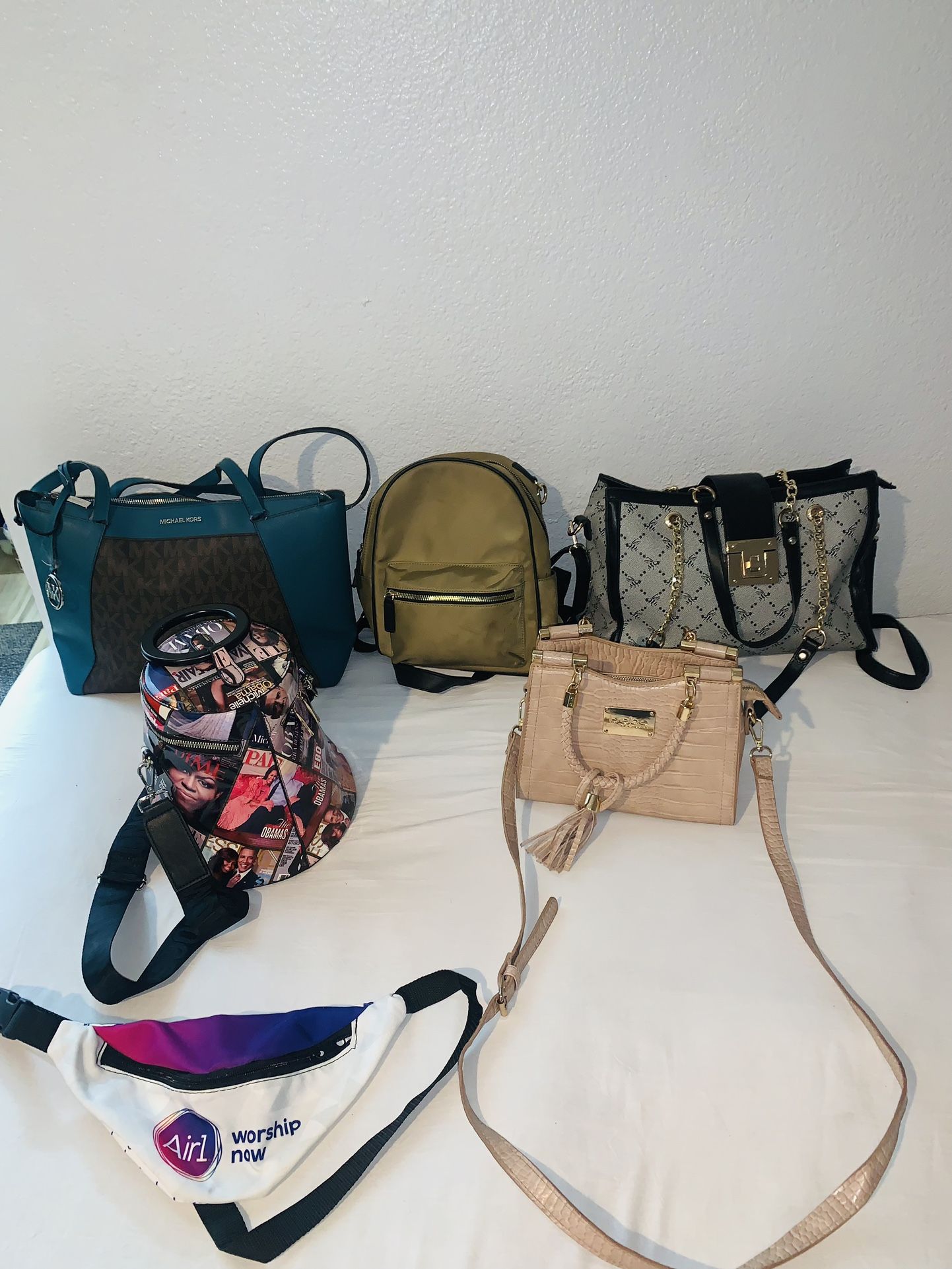 Fancy Five.✨Pieces Lady’s Bag ✨