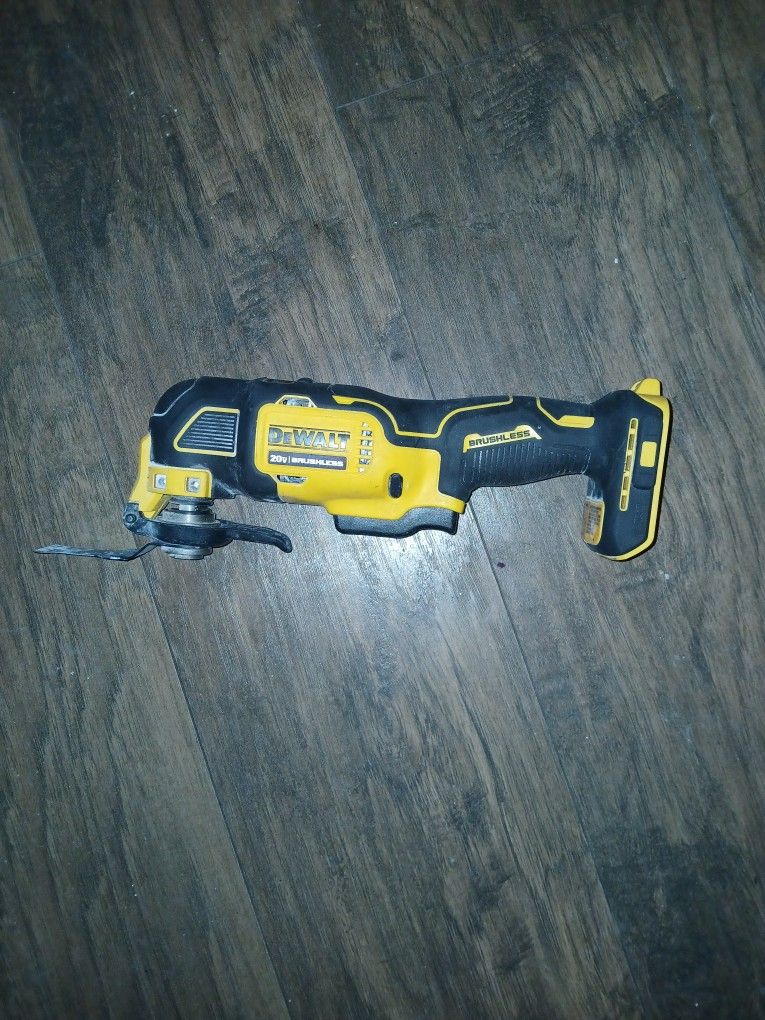 Dewalt 20V Max XR Cordless Ocsillating Multi- Tool