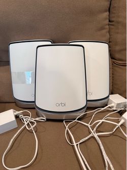 NETGEAR Orbi RBK853 AX6000 3-piece mesh system
