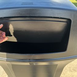 Rubbermaid Commercial Trash Bin