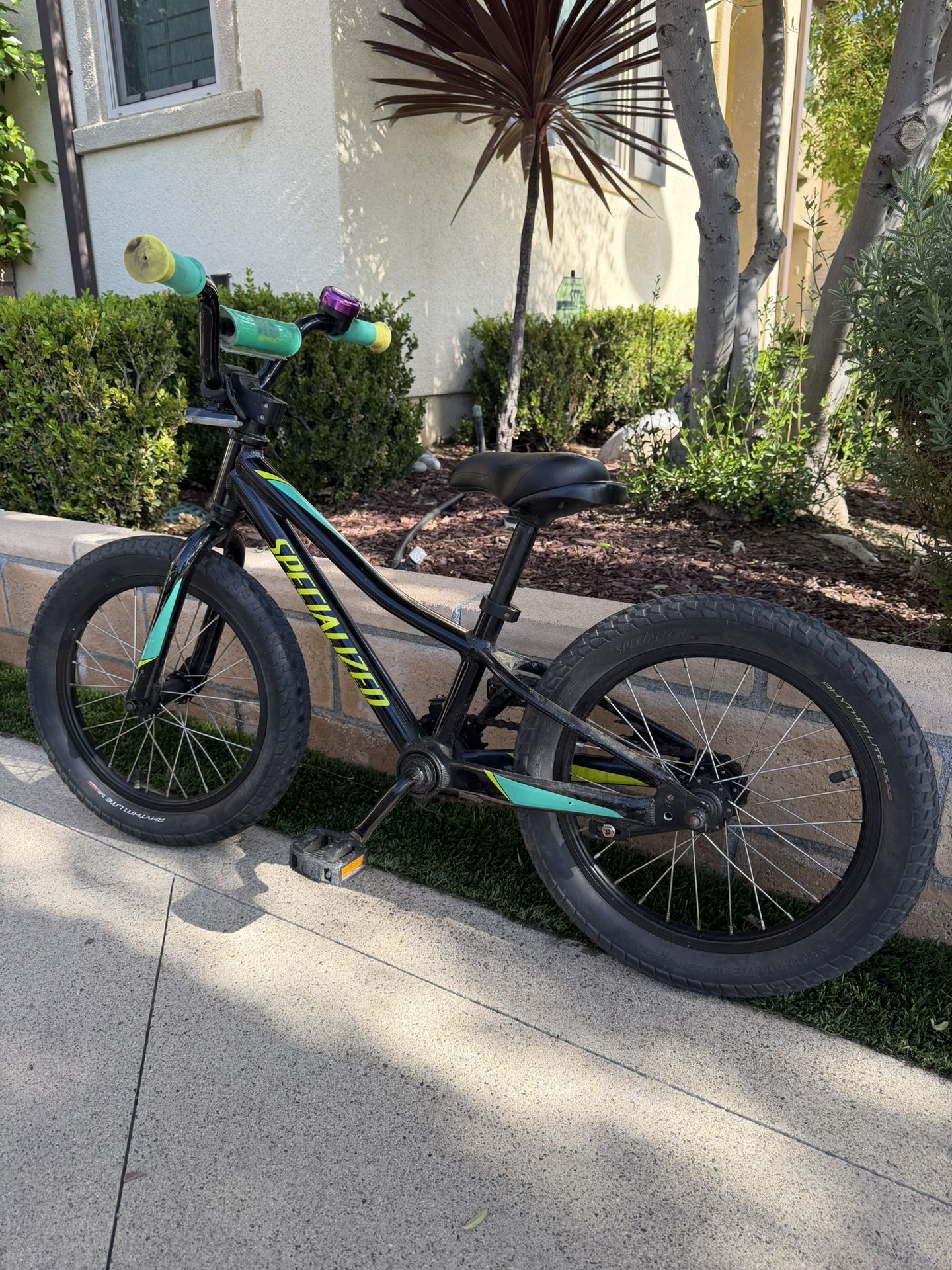 Specialized Hotrock Kids Bike