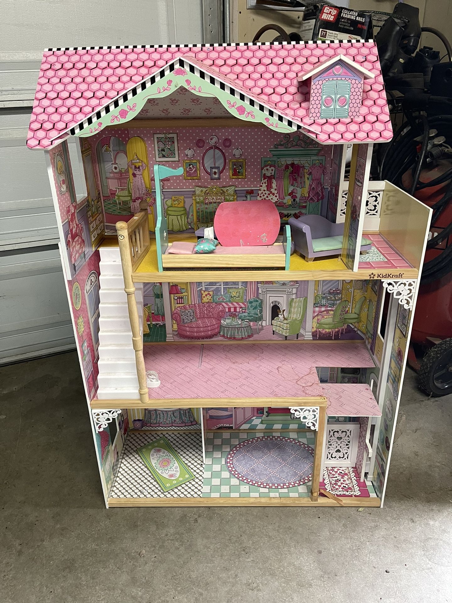 Doll House 