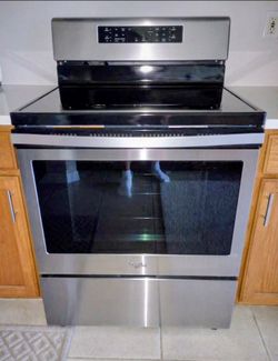 Whirlpool Stainless Steel Electric Range with Convection Oven and self cleaning