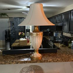 Crème With Gold Vintage Lamp