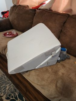 12 in Wedge pillow