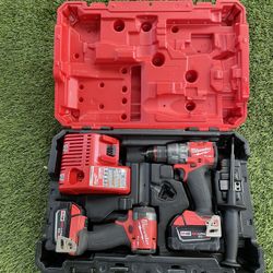 Milwaukee Combo Kit Hammer Drill 1/2” And Impact Driver 1/4” Charger And 2 Batteries XC5.0