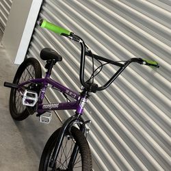 Mongoose kids BMX bike