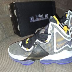 Nike LeBron 19 "Hardwood Classic"