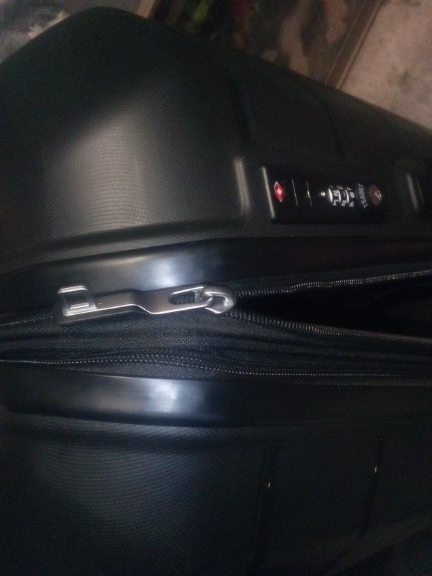 $32.10 OBO - Samsonite Freeform 21 inch cabin luggage